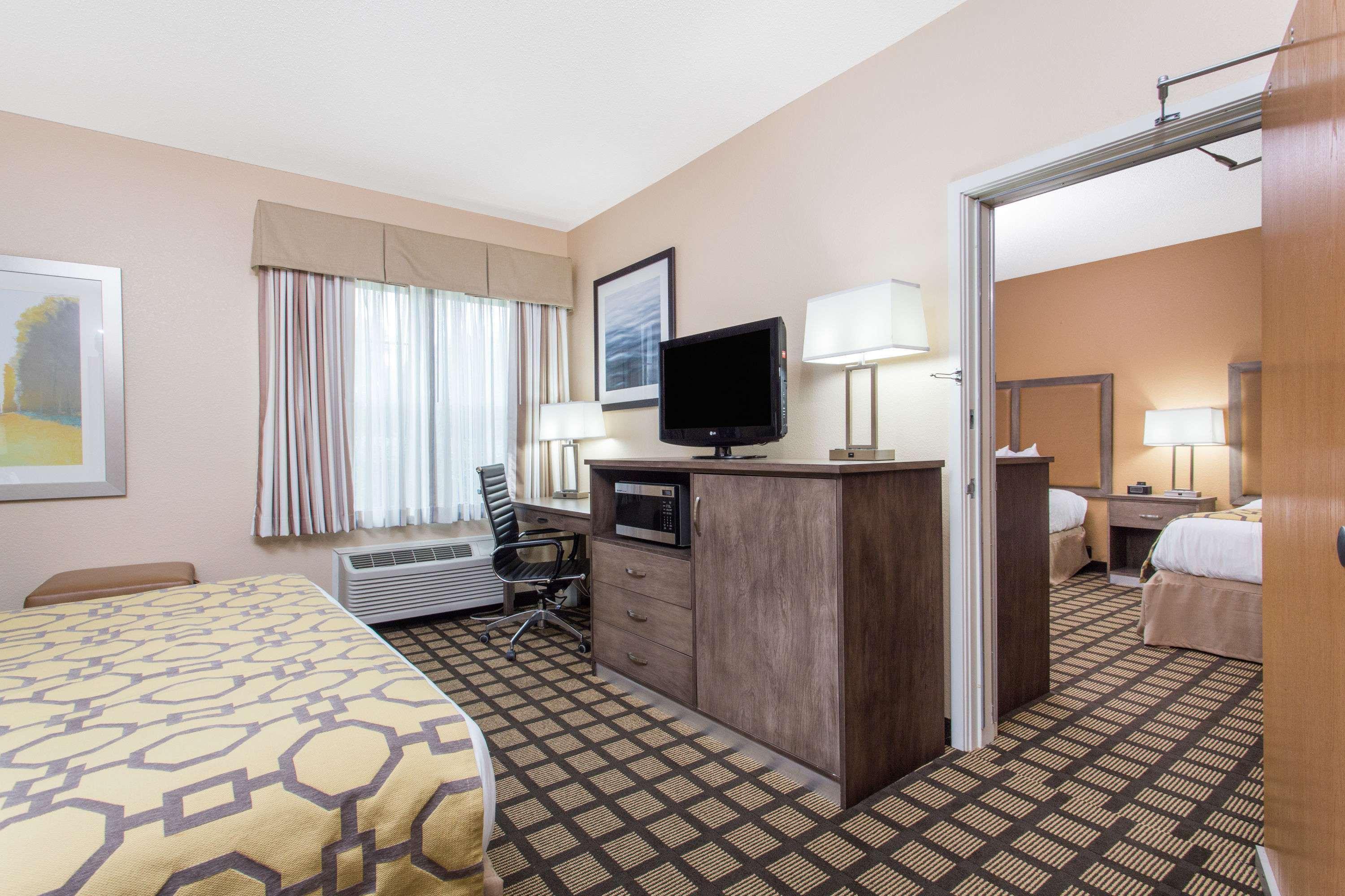 Baymont By Wyndham Plymouth Hotel Buitenkant foto