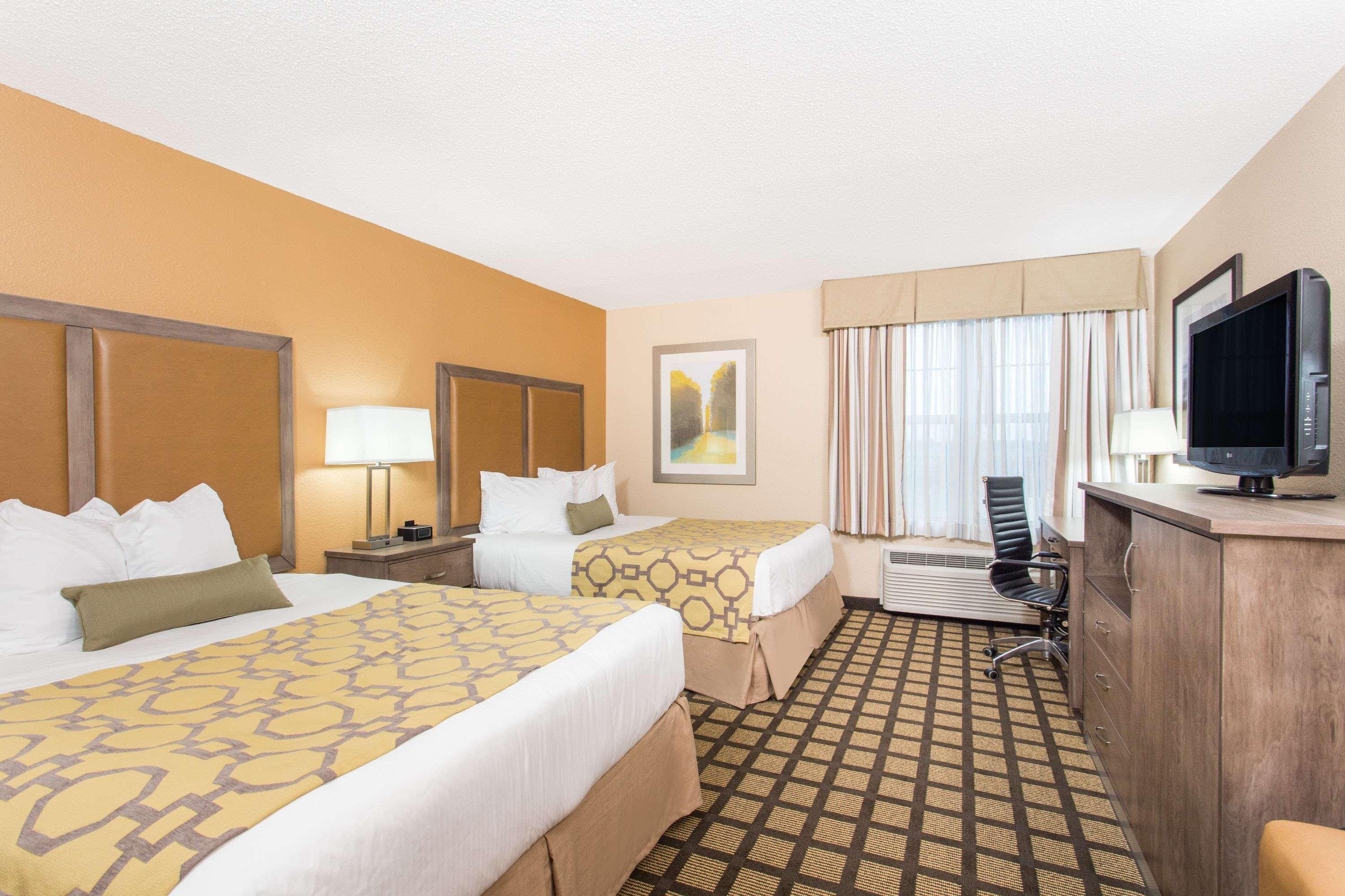 Baymont By Wyndham Plymouth Hotel Buitenkant foto