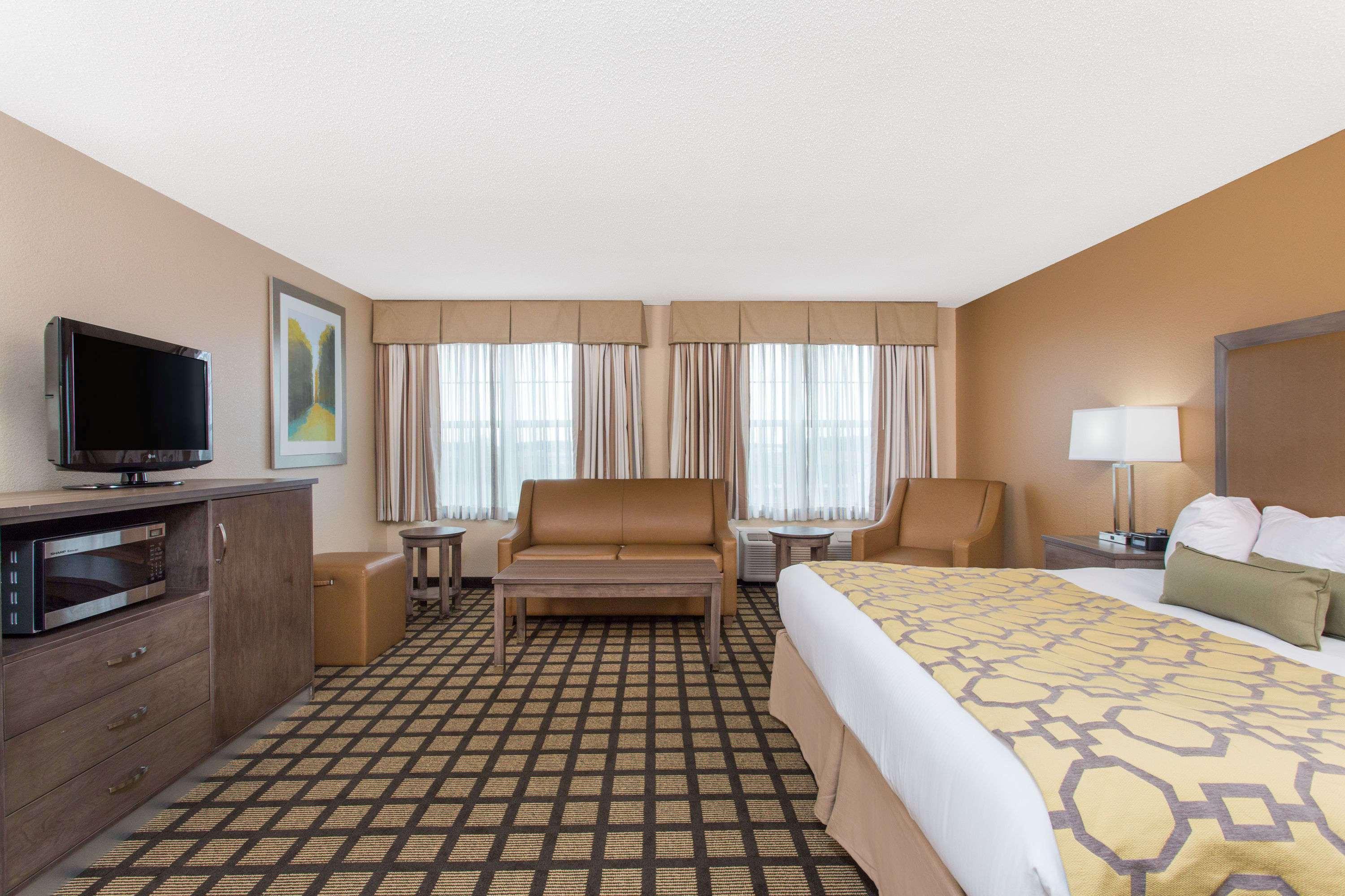 Baymont By Wyndham Plymouth Hotel Buitenkant foto