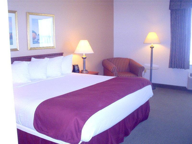Baymont By Wyndham Plymouth Hotel Buitenkant foto